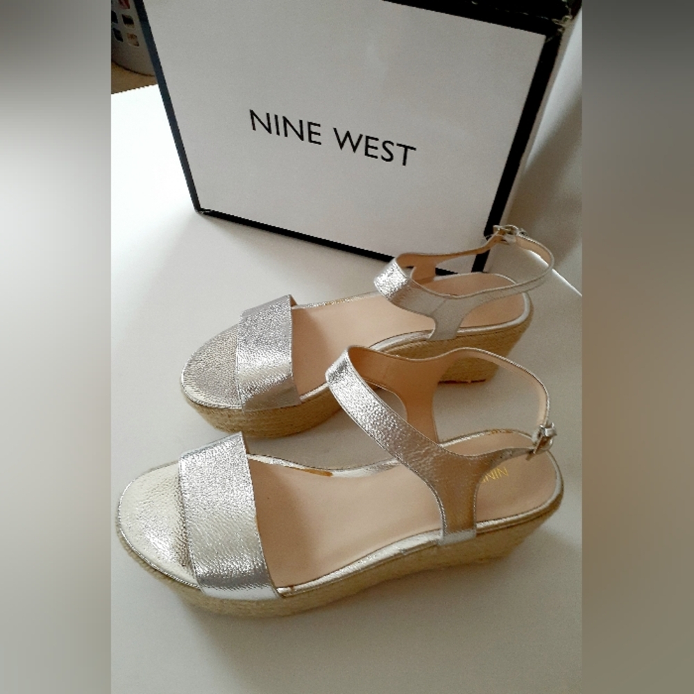 Nine West Metallic Silver Sandals Size 10